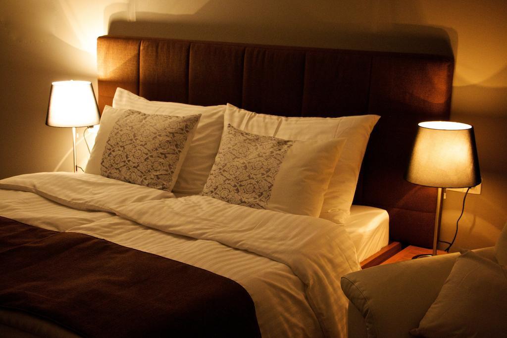 Hotel Marathon Senec Extérieur photo